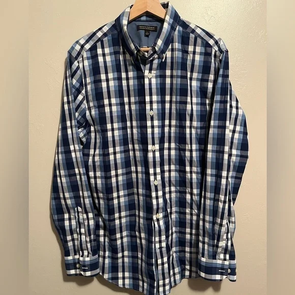 Banana Republic Men's Non Iron Tailored, Slim Fit Button Up Shirt - Picture 3 of 10